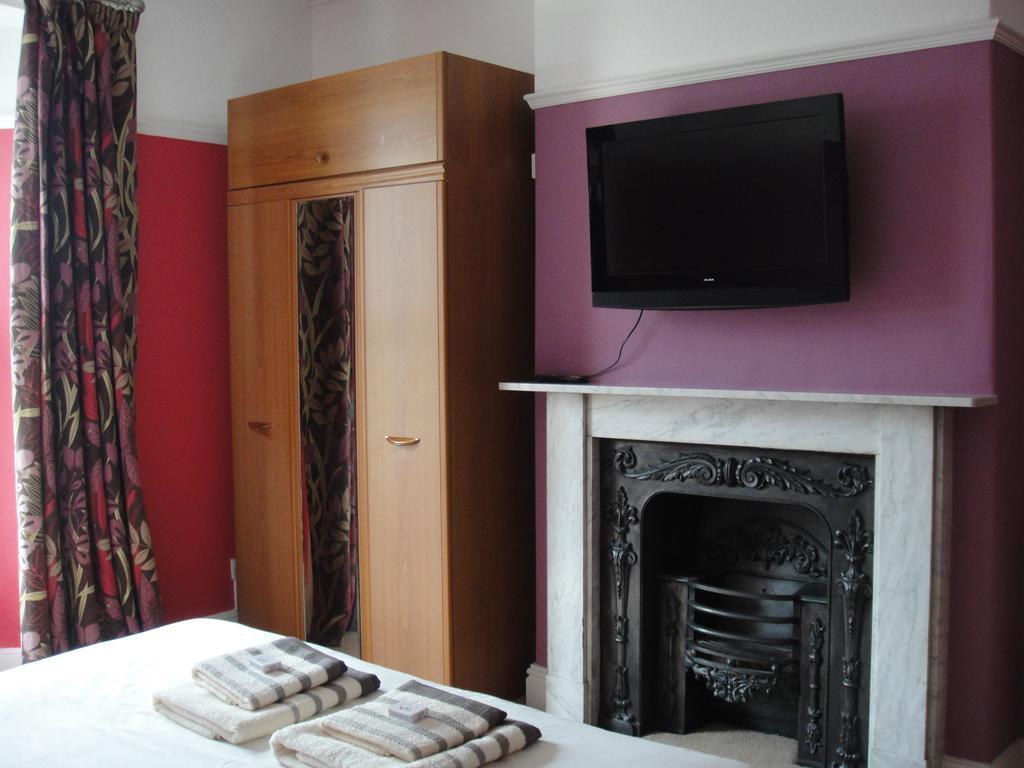 Bankside Bed & Breakfast セント・オーステル 部屋 写真
