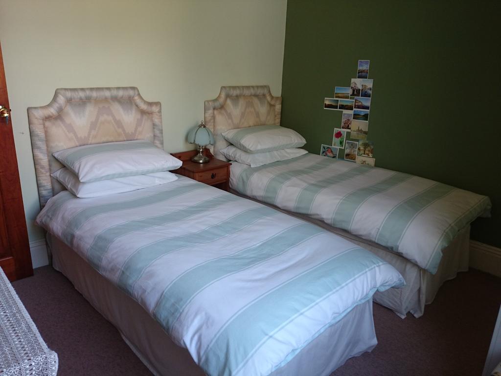 Bankside Bed & Breakfast セント・オーステル エクステリア 写真